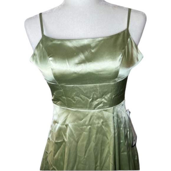 Speechless Juniors Pistachio Side Slit Satin Maxi Dress Size 1/XS - Picture 5 of 16